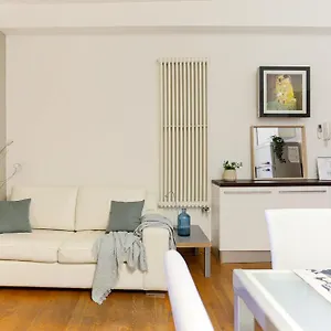 the-best-rent-apartment-near-navigli.italymilanhotels.net/